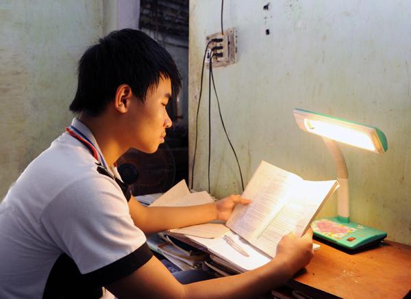 Hanoi’s remote communes enjoy power